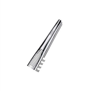 Parmesankäse Marke Spaghetti Reibe und Schöpflöffel